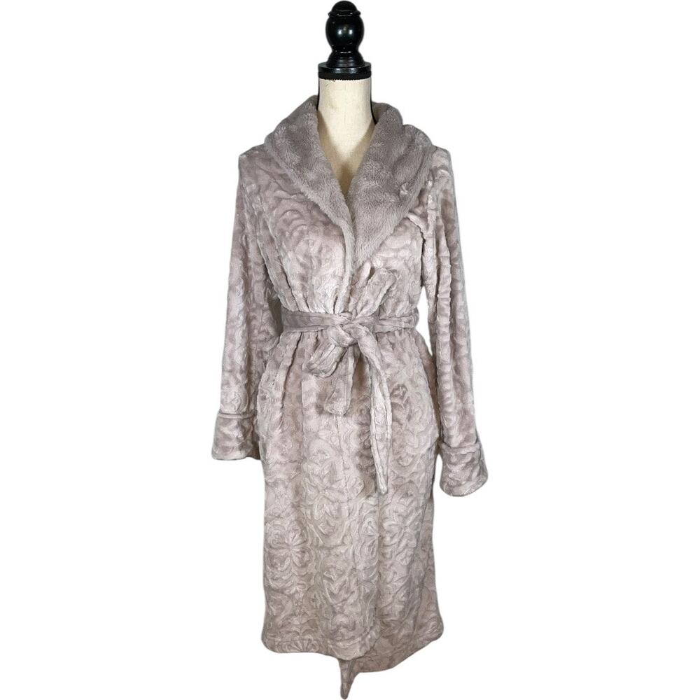 DAYDREAM by Berkshire Homes Beige Fluffy Robe        Size: S